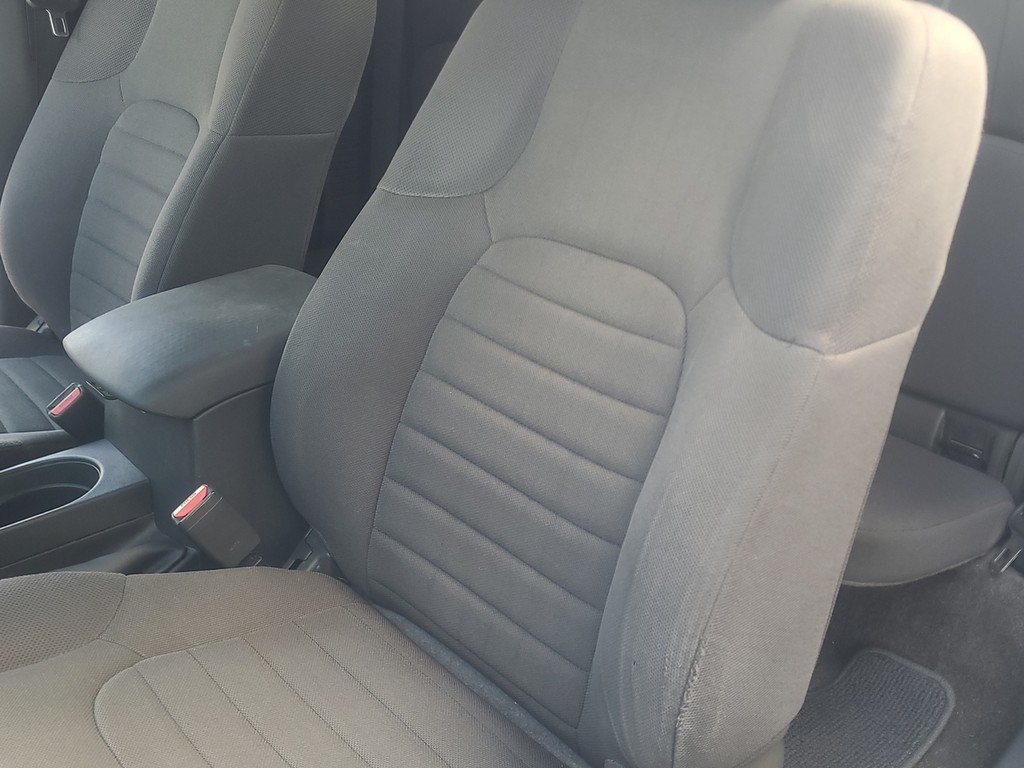 Nissan Frontier Vehicle Full-screen Gallery Image 20