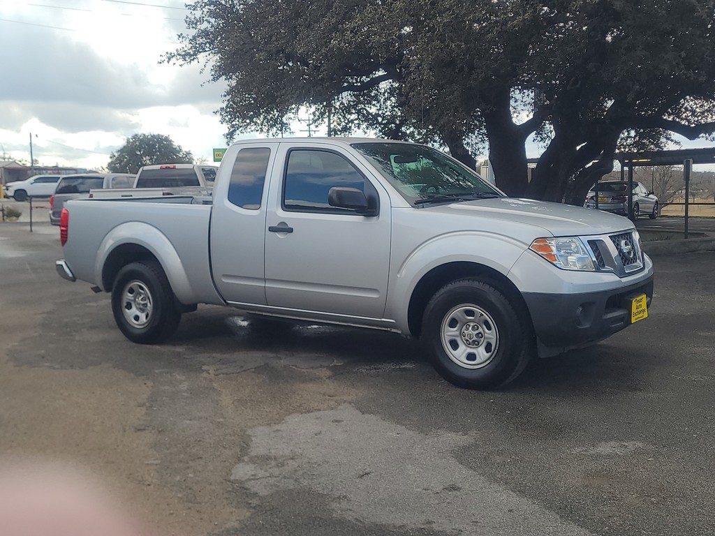Nissan Frontier Vehicle Full-screen Gallery Image 34