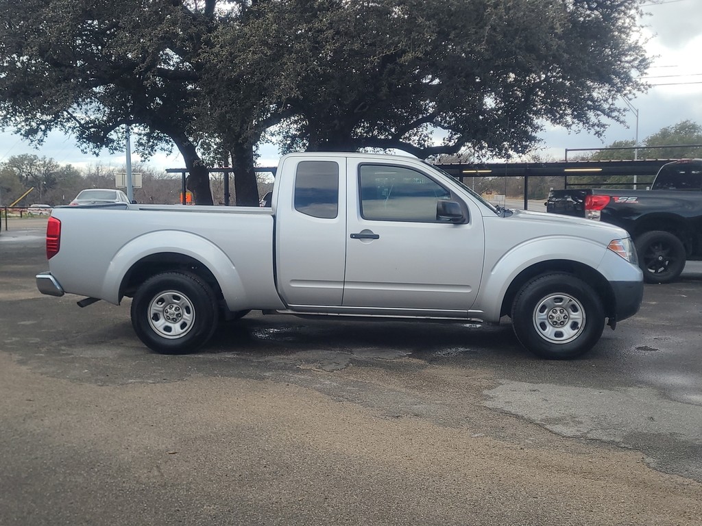 Nissan Frontier Vehicle Full-screen Gallery Image 35