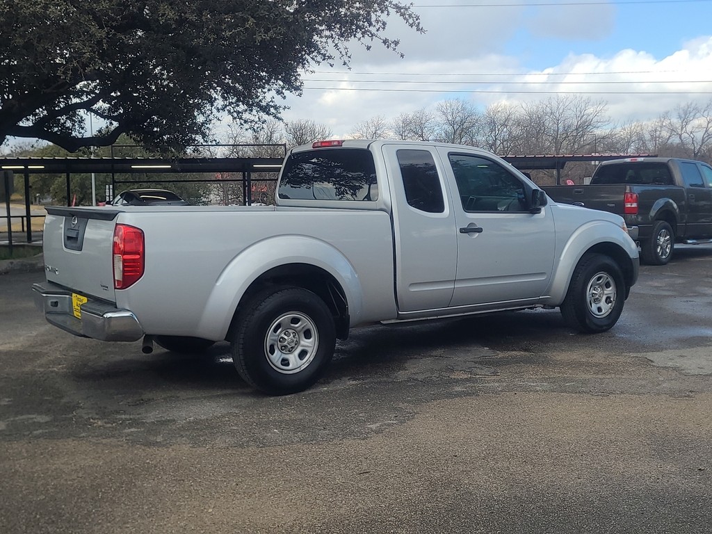 Nissan Frontier Vehicle Full-screen Gallery Image 36