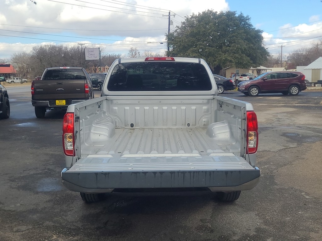 Nissan Frontier Vehicle Full-screen Gallery Image 38