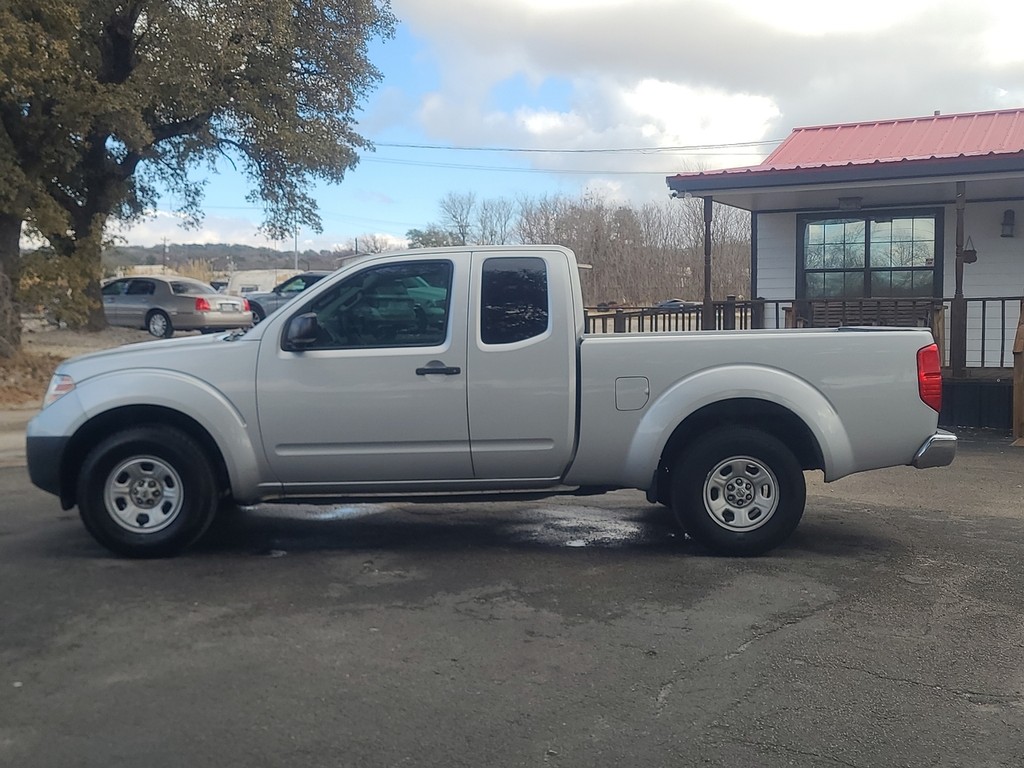 Nissan Frontier Vehicle Full-screen Gallery Image 41