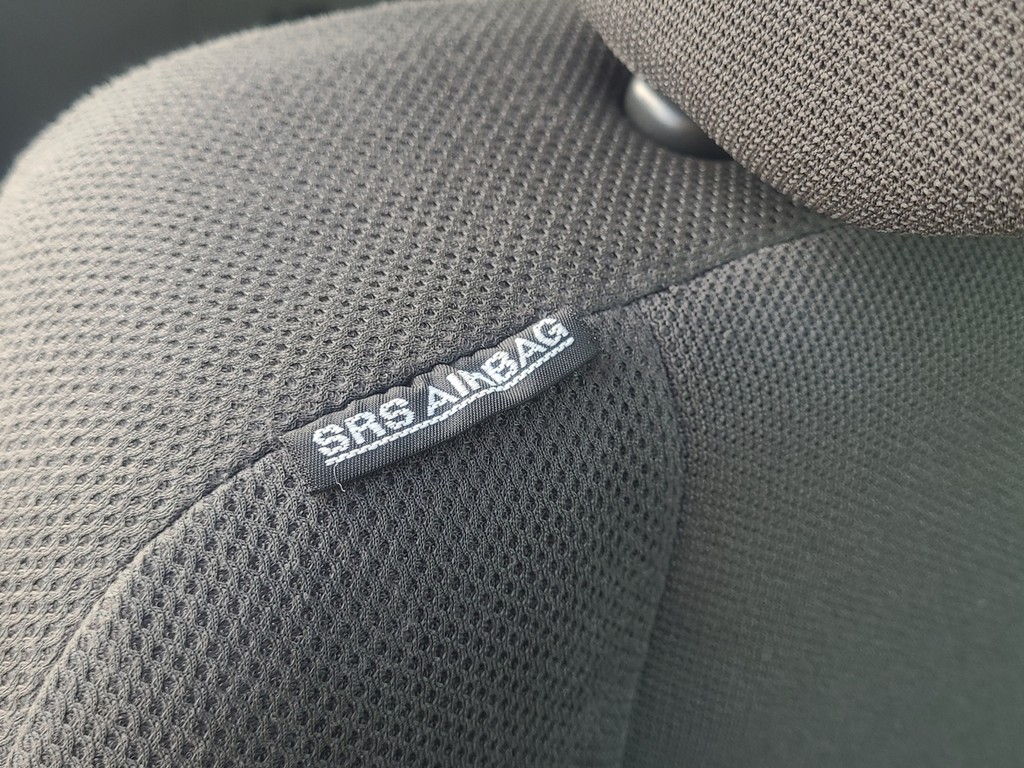 Nissan Frontier Vehicle Full-screen Gallery Image 46