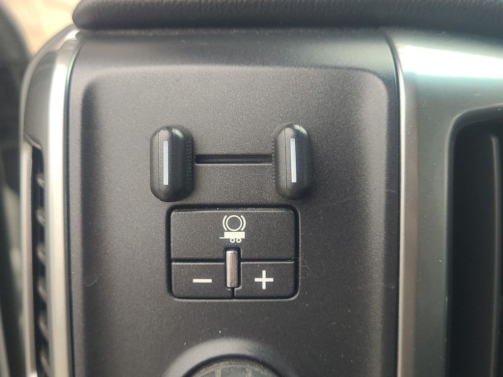 Chevrolet Silverado 1500 Vehicle Full-screen Gallery Image 21