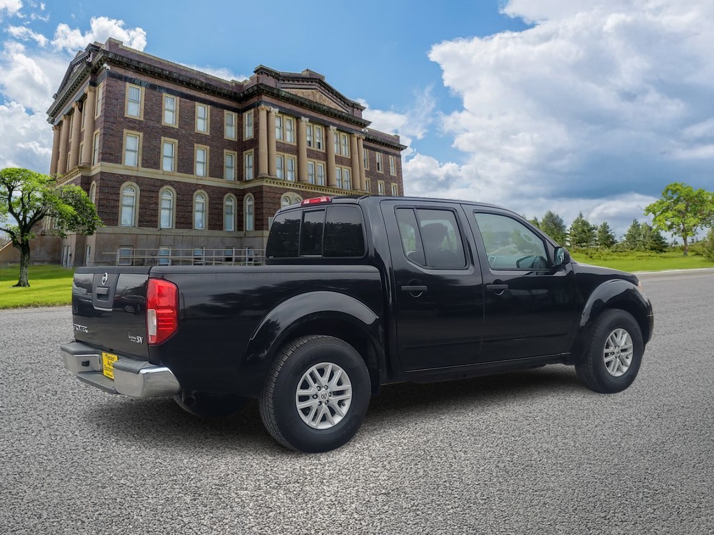 Nissan Frontier Vehicle Image 3