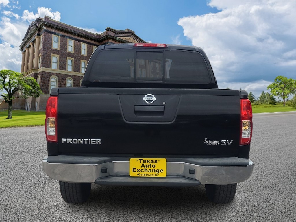 Nissan Frontier Vehicle Image 4