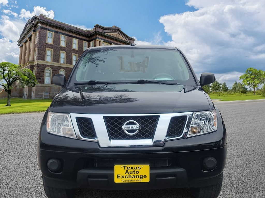 Nissan Frontier Vehicle Image 9