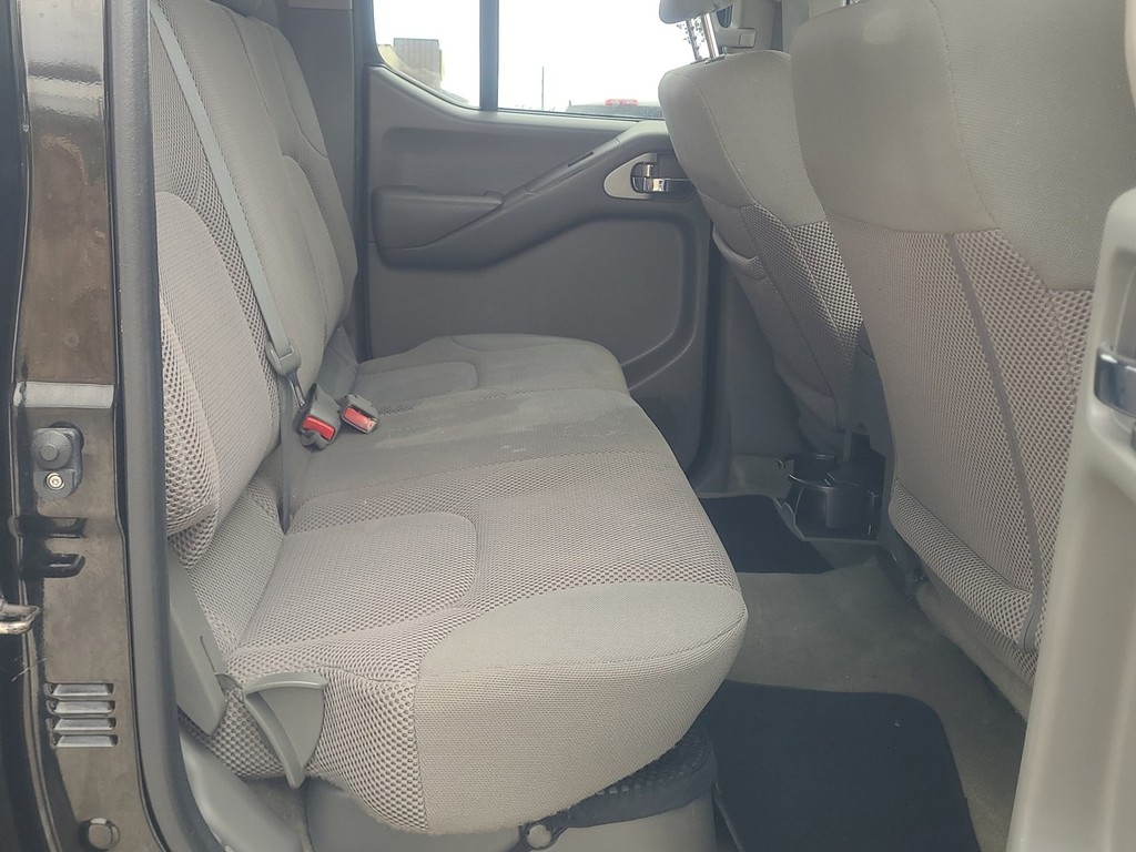 Nissan Frontier Vehicle Image 11