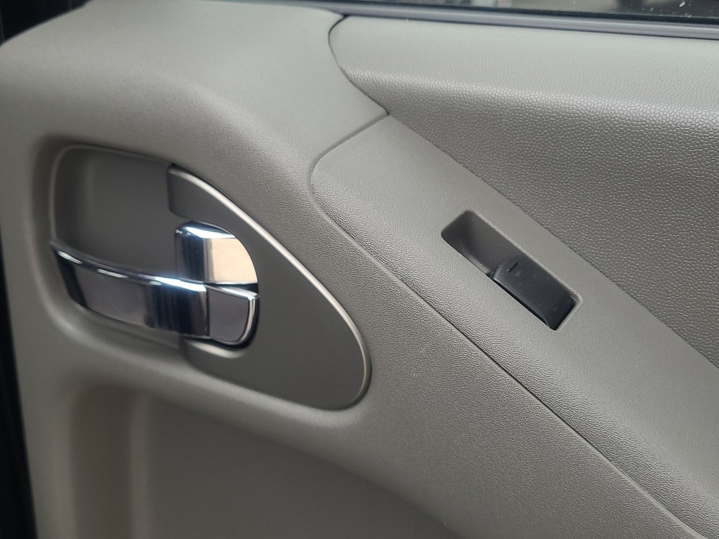 Nissan Frontier Vehicle Image 13