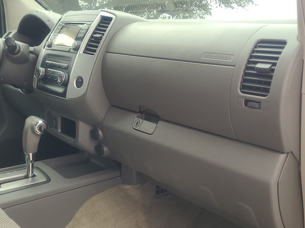 Nissan Frontier Vehicle Image 14