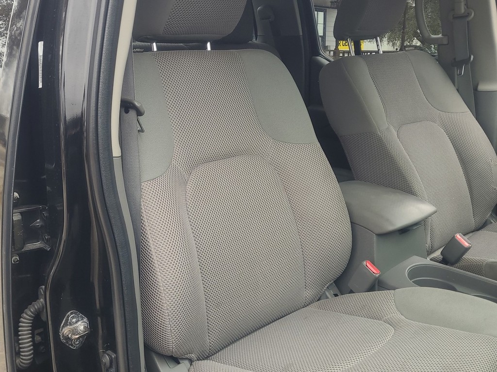 Nissan Frontier Vehicle Image 19