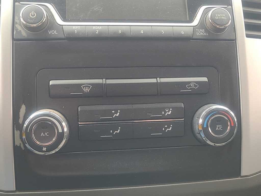 Nissan Frontier Vehicle Image 32