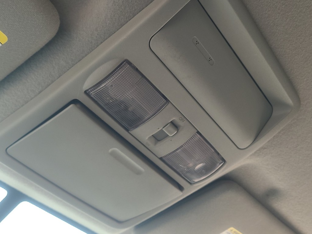 Nissan Frontier Vehicle Image 33