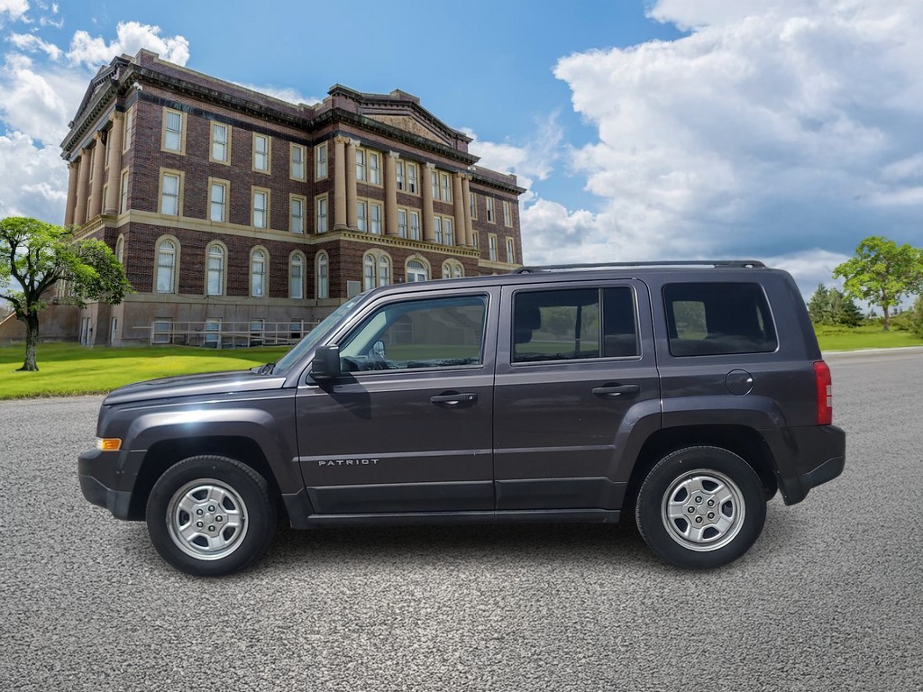 Jeep Patriot Vehicle Full-screen Gallery Image 06