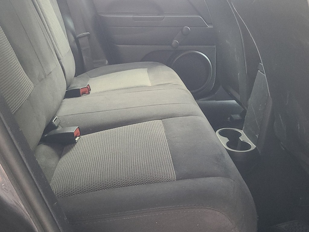 Jeep Patriot Vehicle Full-screen Gallery Image 11