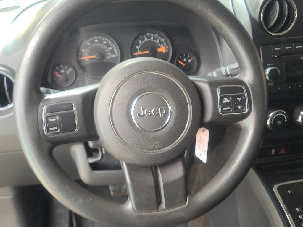 Jeep Patriot Vehicle Full-screen Gallery Image 15