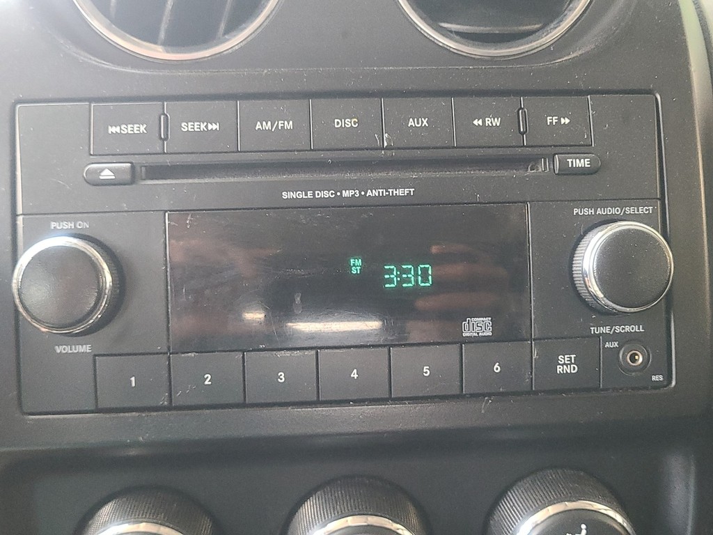 Jeep Patriot Vehicle Full-screen Gallery Image 16