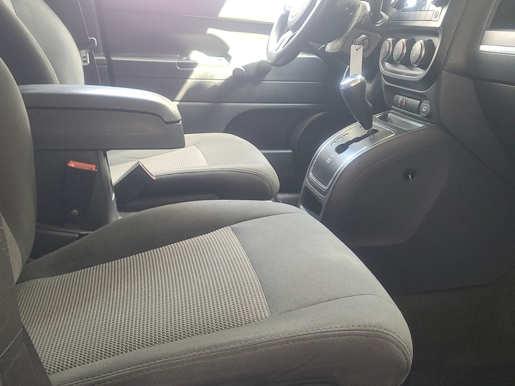 Jeep Patriot Vehicle Full-screen Gallery Image 22