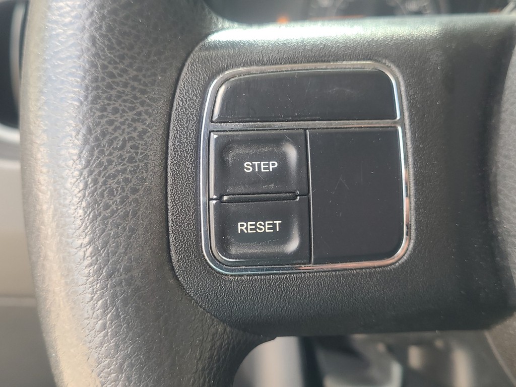 Jeep Patriot Vehicle Full-screen Gallery Image 28