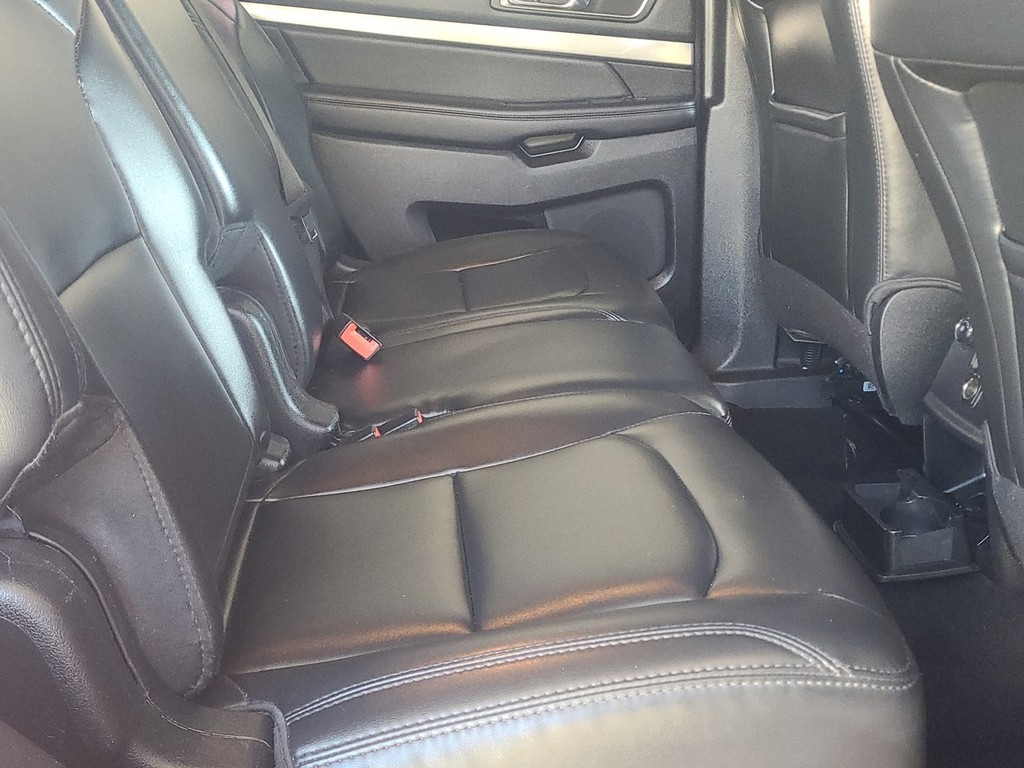 Ford Explorer Vehicle Image 9
