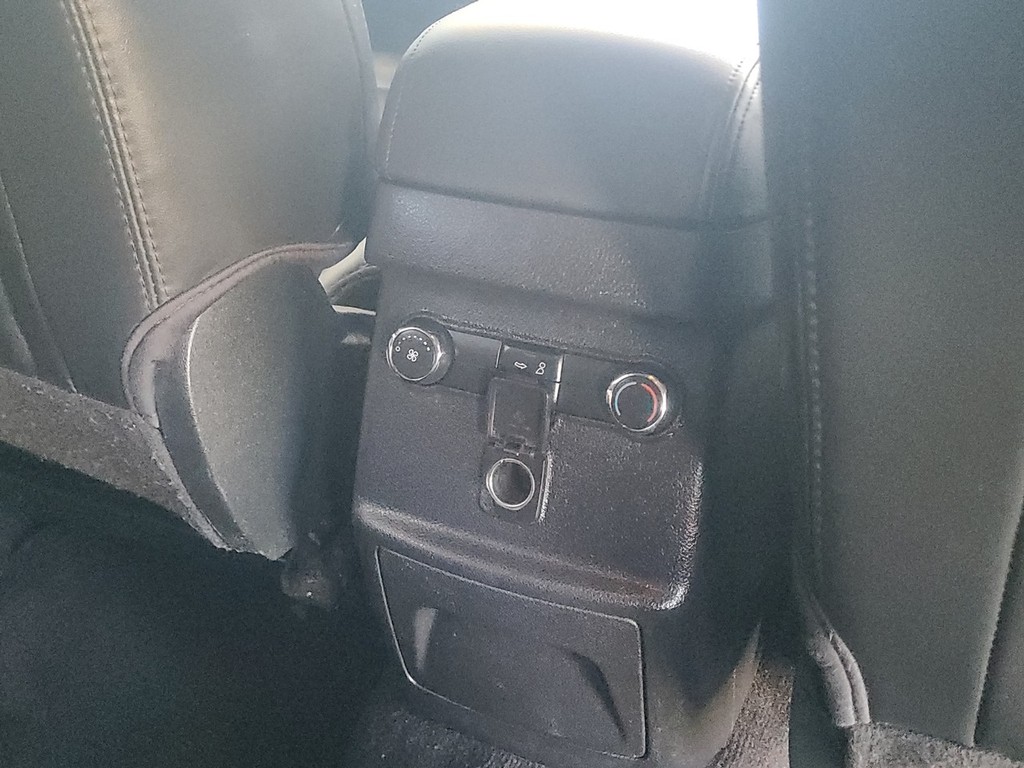 Ford Explorer Vehicle Image 10