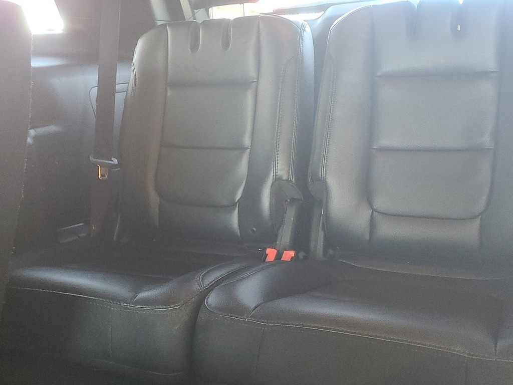 Ford Explorer Vehicle Image 11