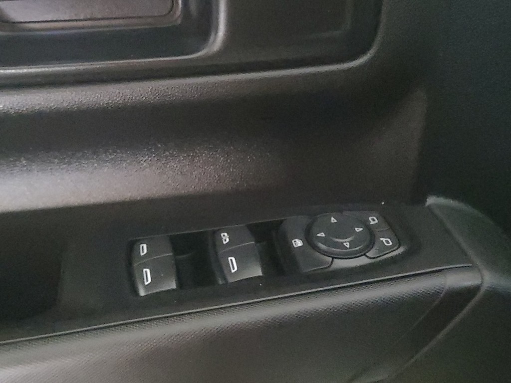 Chevrolet Silverado 1500 Vehicle Image 3