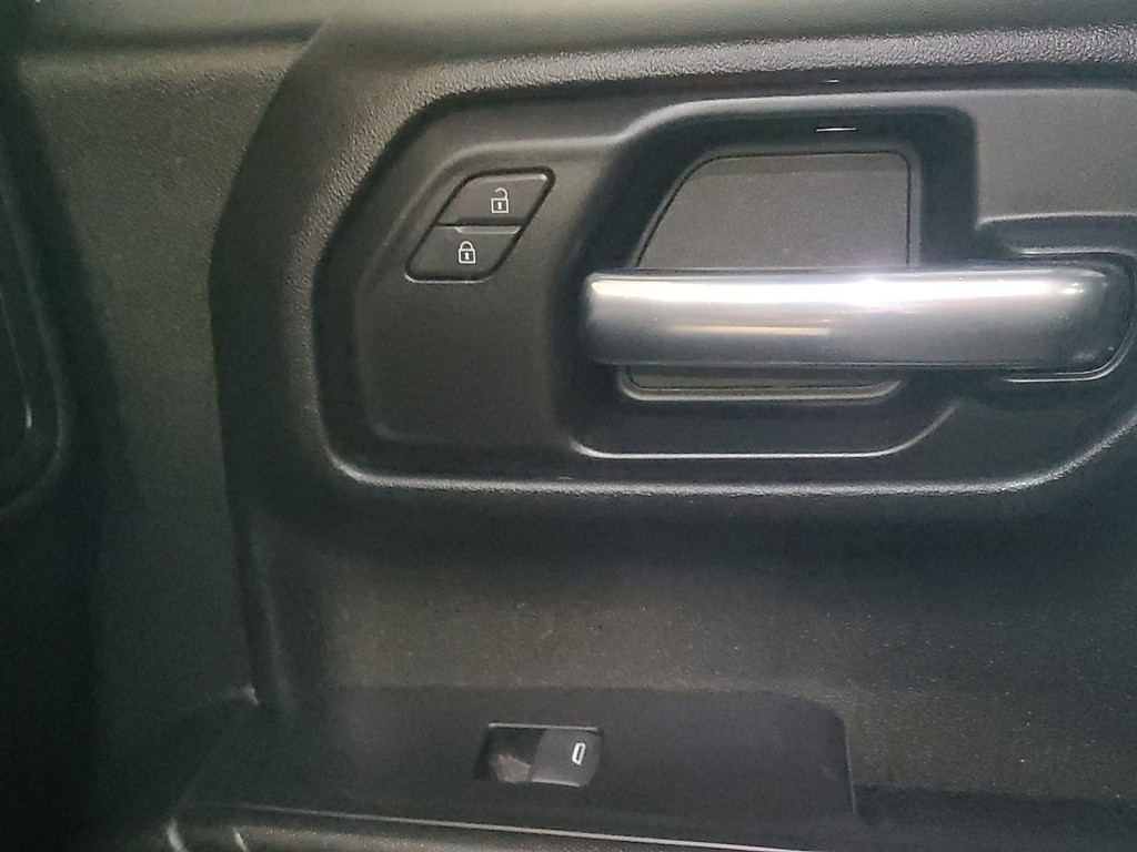 Chevrolet Silverado 1500 Vehicle Image 4