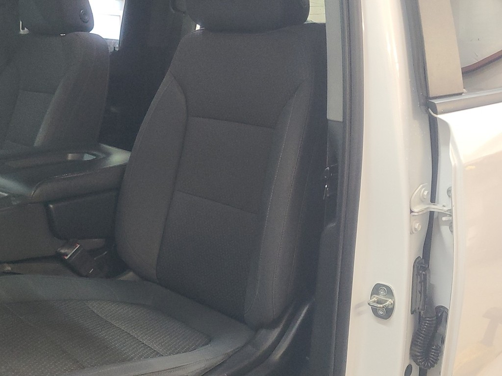 Chevrolet Silverado 1500 Vehicle Full-screen Gallery Image 20