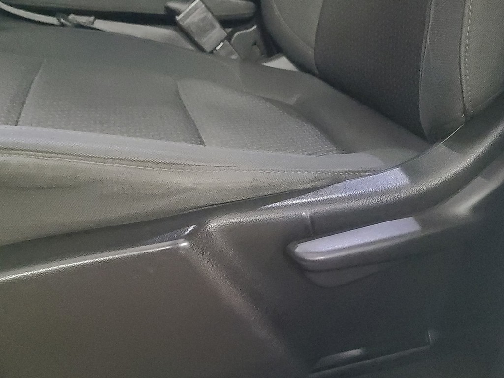 Chevrolet Silverado 1500 Vehicle Full-screen Gallery Image 23