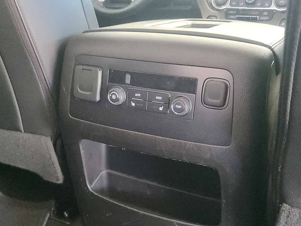 Chevrolet Tahoe Vehicle Image 12