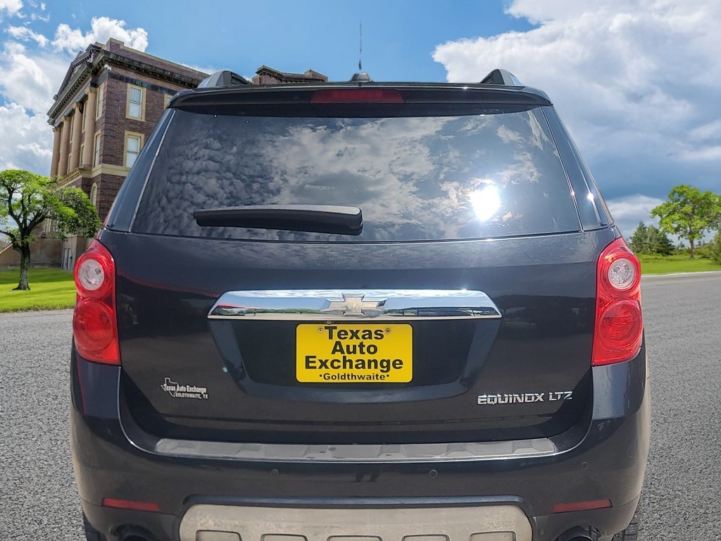 Chevrolet Equinox Vehicle Image 2