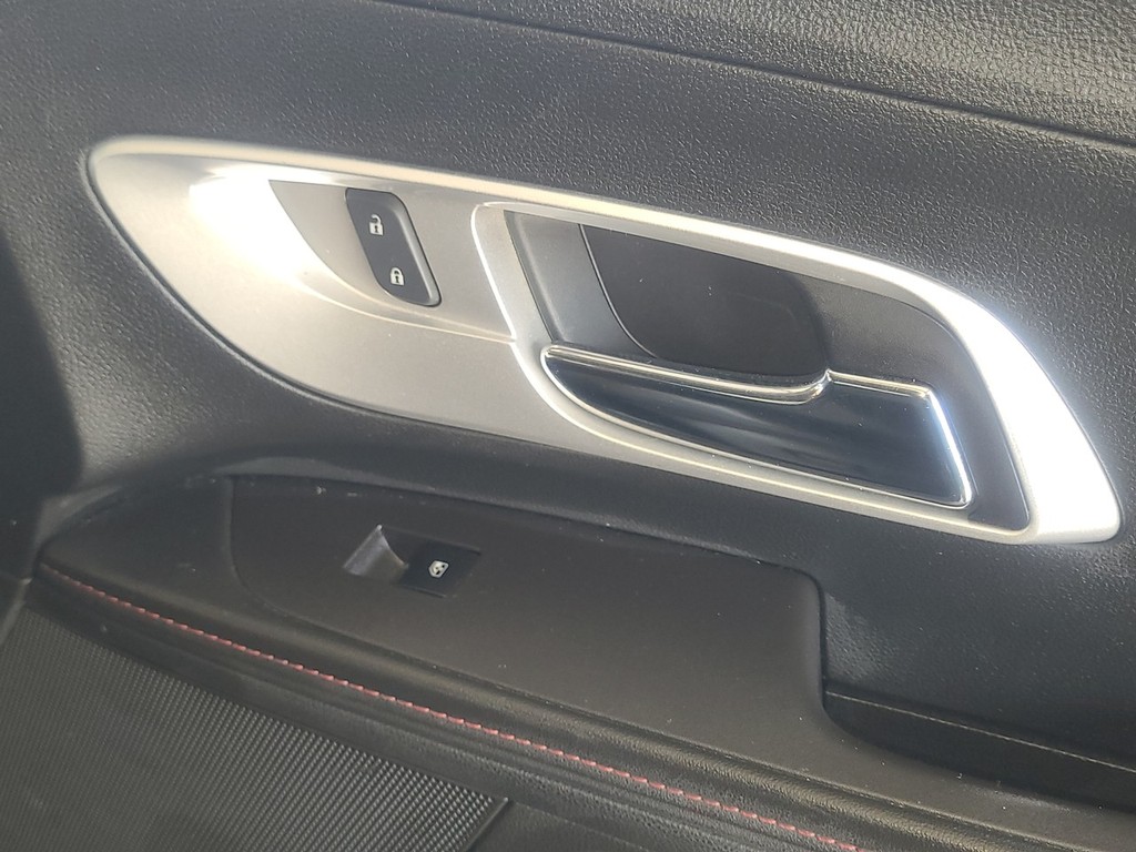 Chevrolet Equinox Vehicle Image 24