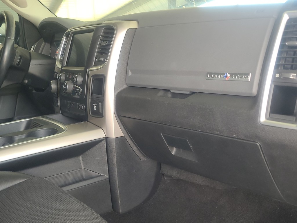 Ram 1500 Vehicle Full-screen Gallery Image 14
