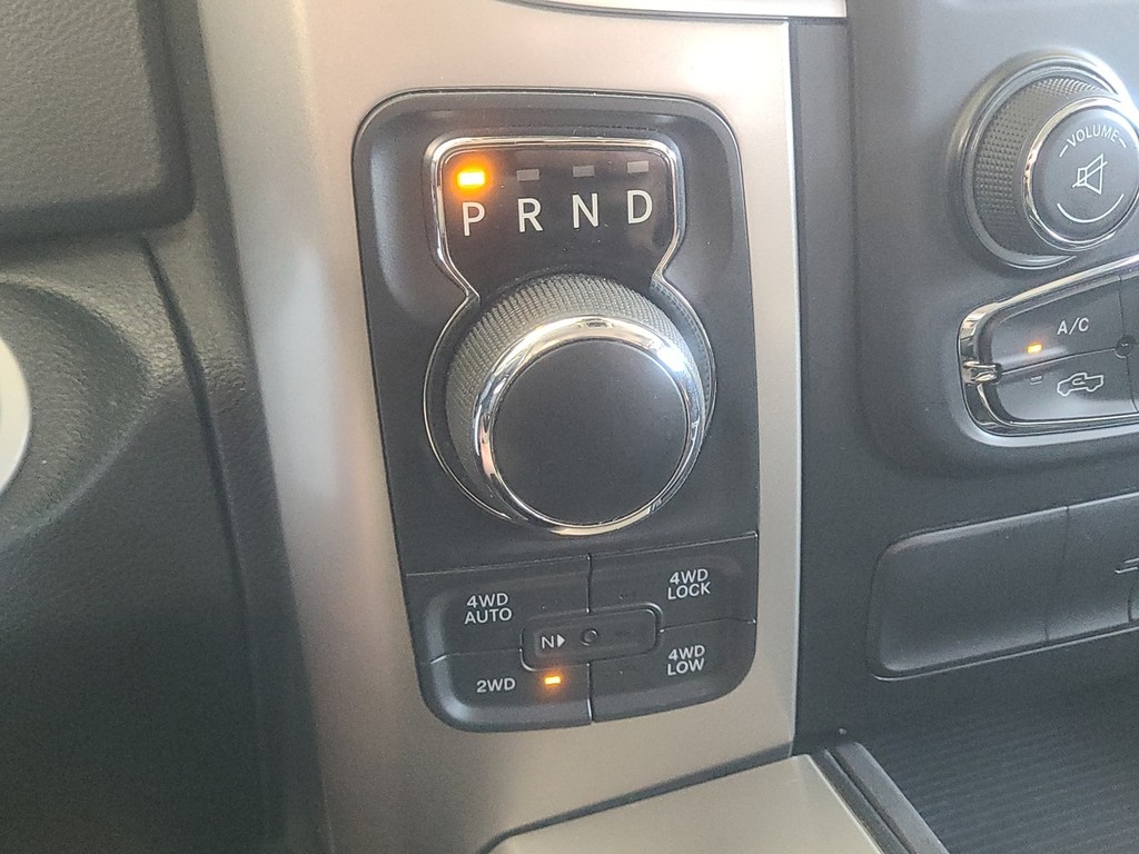 Ram 1500 Vehicle Full-screen Gallery Image 17