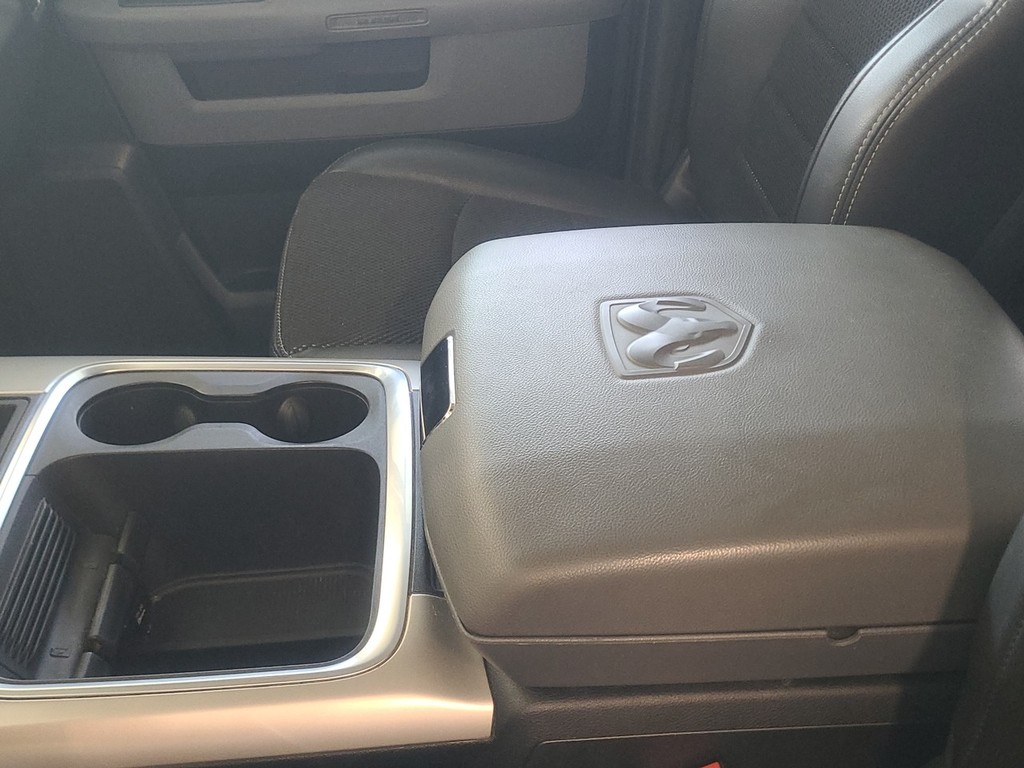 Ram 1500 Vehicle Full-screen Gallery Image 18