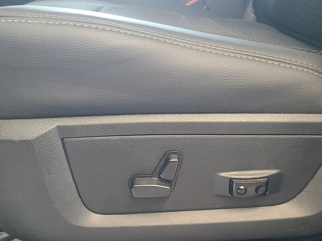 Ram 1500 Vehicle Full-screen Gallery Image 24