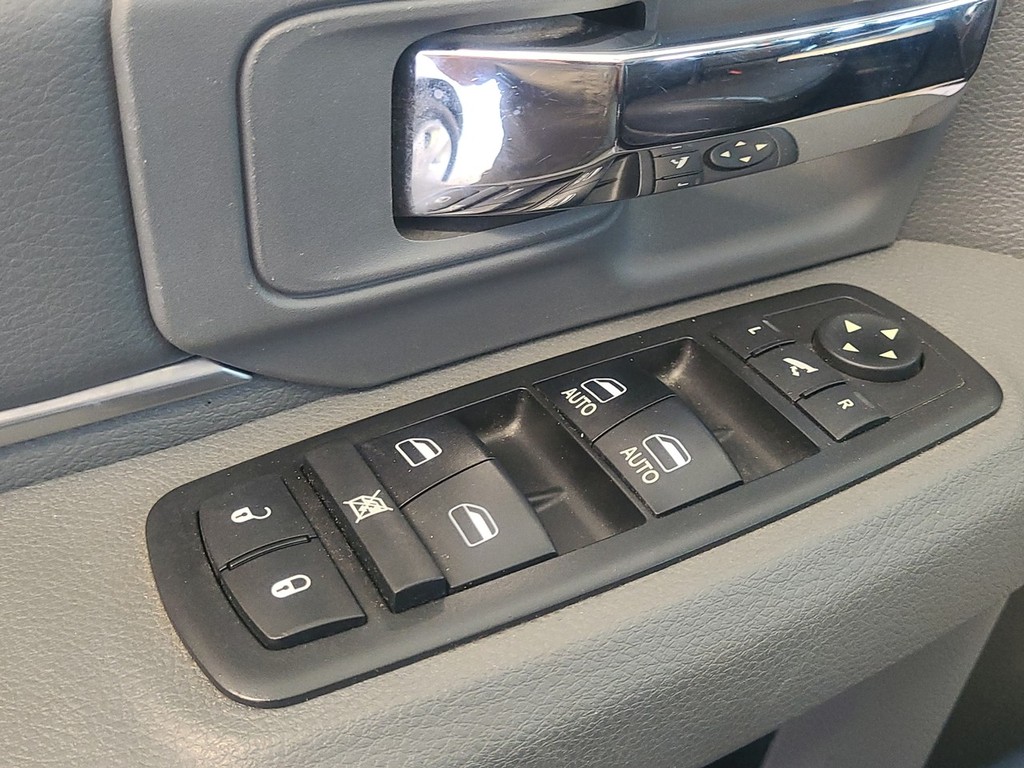 Ram 1500 Vehicle Full-screen Gallery Image 25
