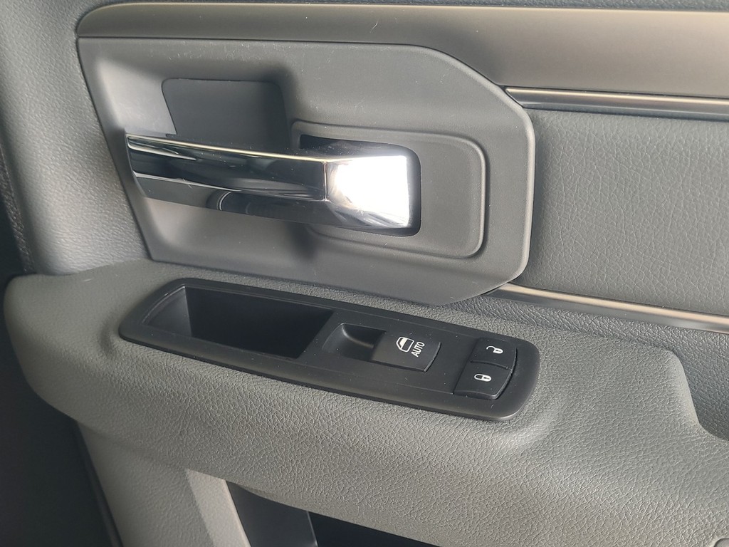 Ram 1500 Vehicle Full-screen Gallery Image 26