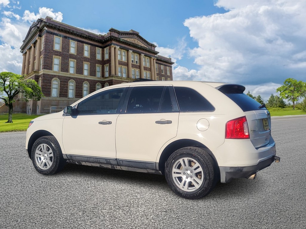 Ford Edge Vehicle Full-screen Gallery Image 01