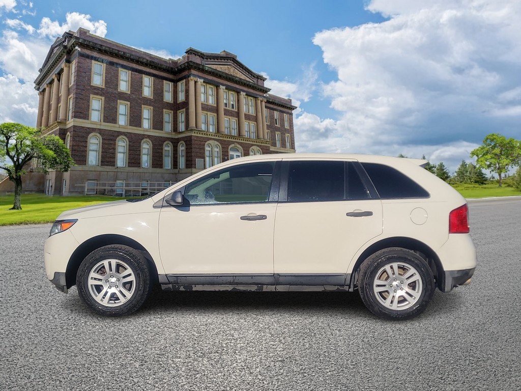 Ford Edge Vehicle Full-screen Gallery Image 02