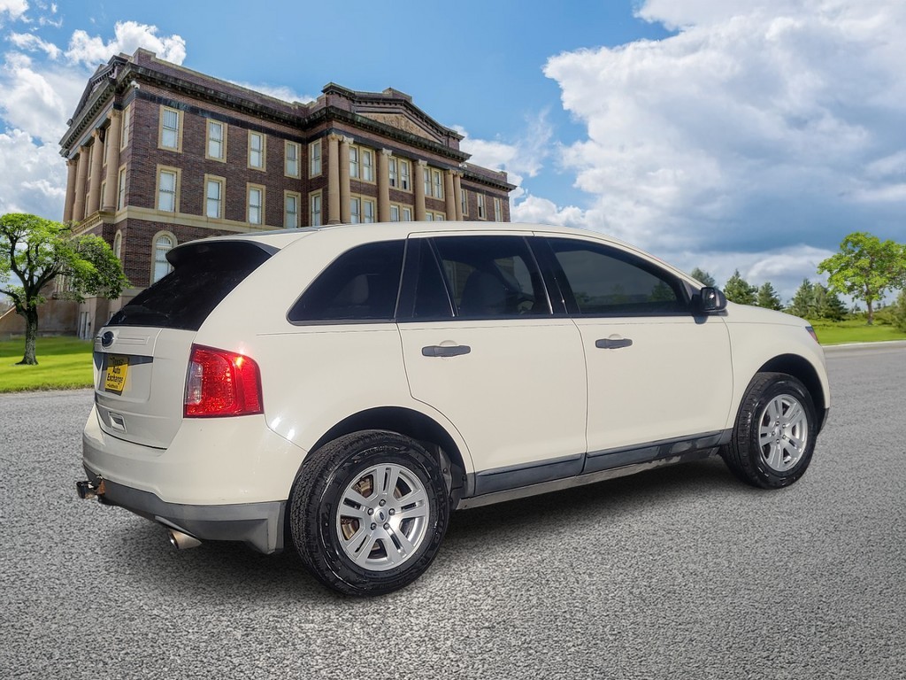 Ford Edge Vehicle Full-screen Gallery Image 03