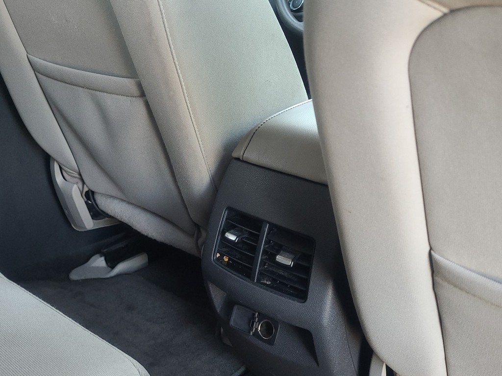 Ford Edge Vehicle Full-screen Gallery Image 11