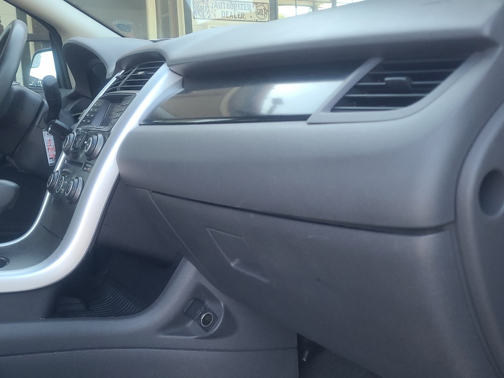 Ford Edge Vehicle Full-screen Gallery Image 12
