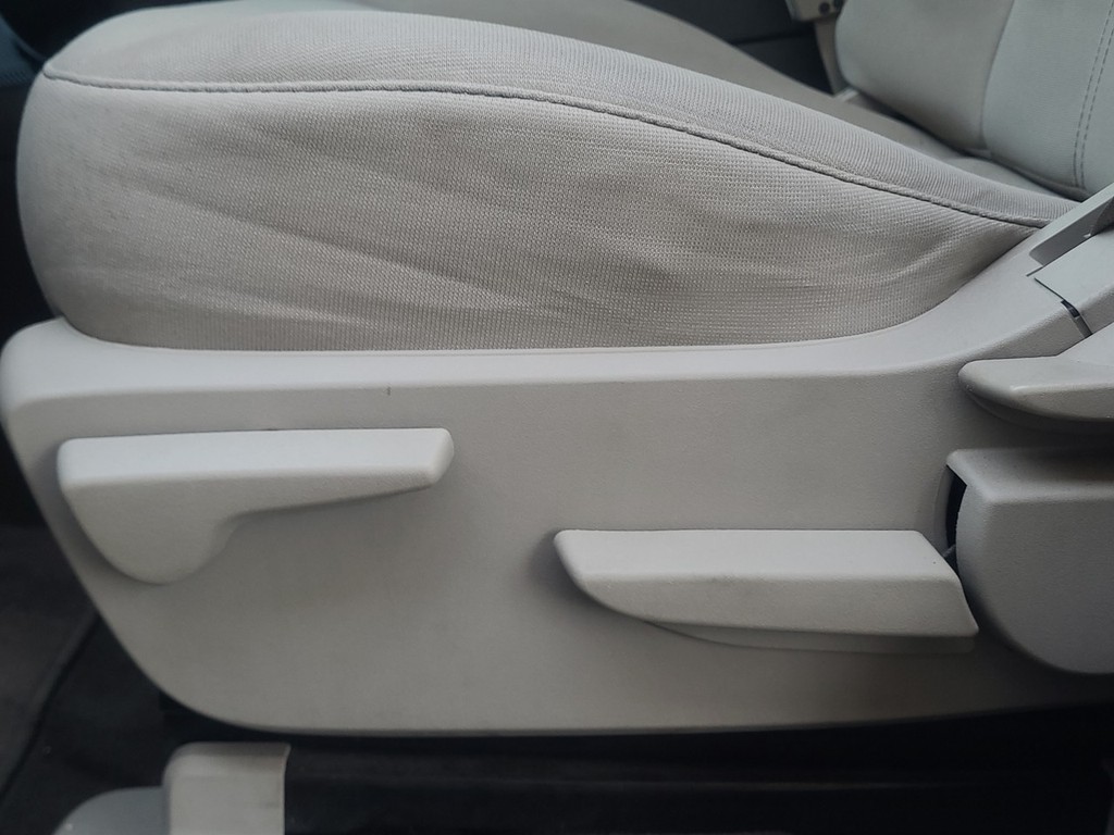 Ford Edge Vehicle Full-screen Gallery Image 22