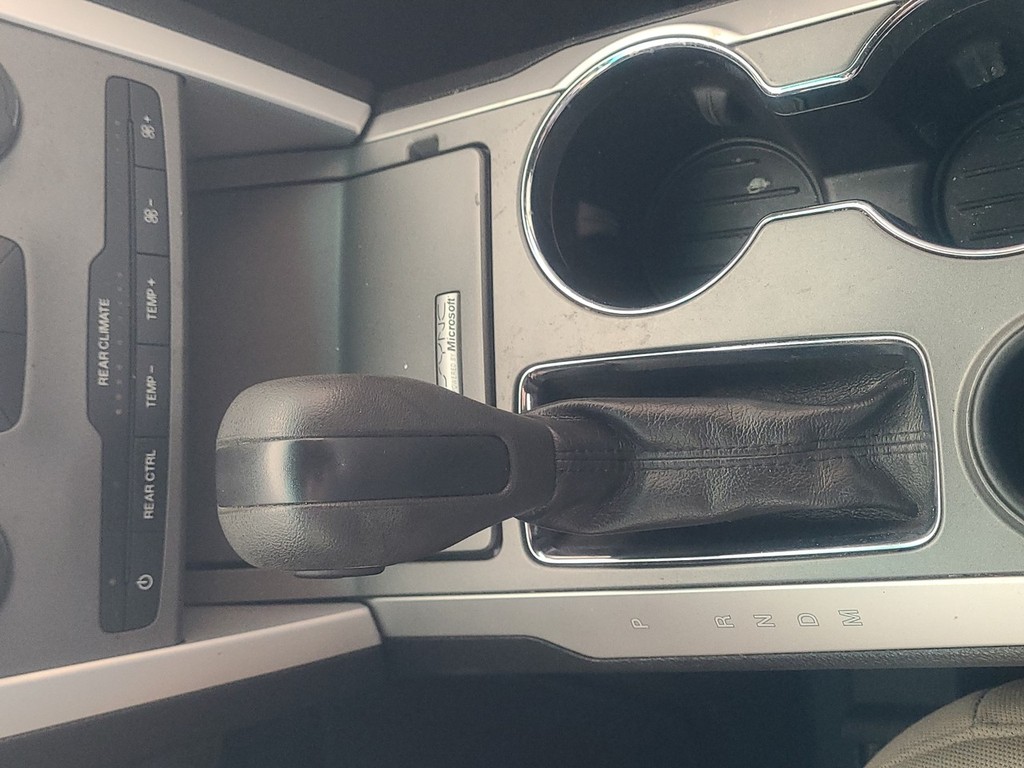 Ford Explorer Vehicle Image 17