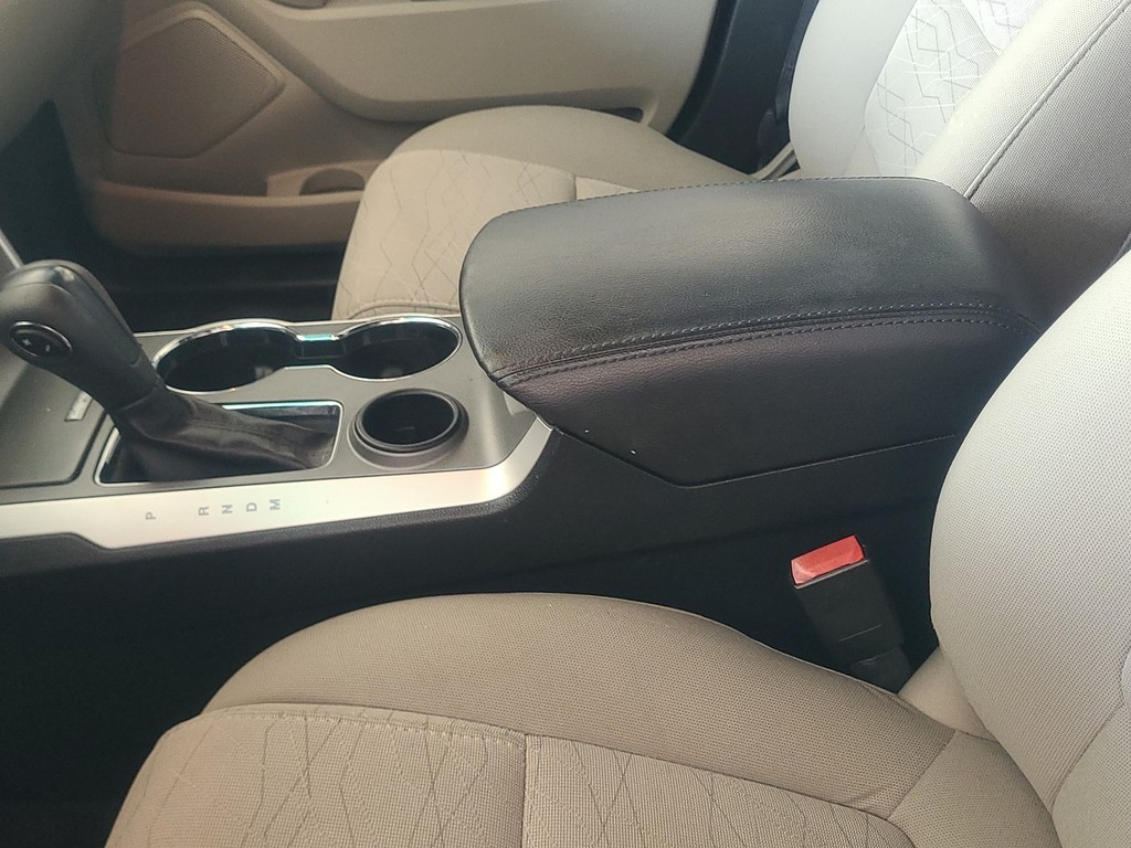 Ford Explorer Vehicle Image 18