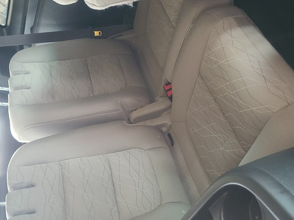 Ford Explorer Vehicle Image 21