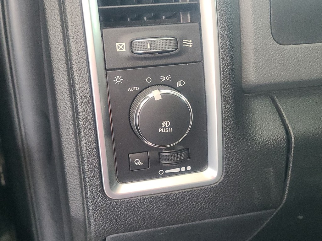 Ram 1500 Vehicle Image 21