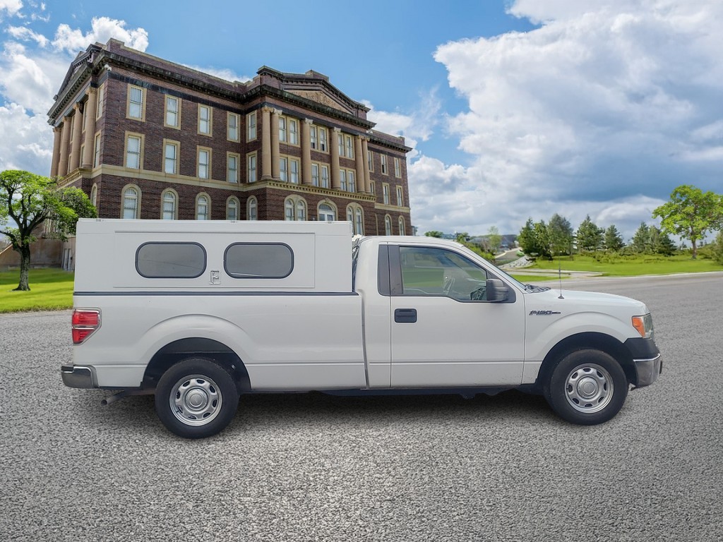 Ford F-150 Vehicle Full-screen Gallery Image 02